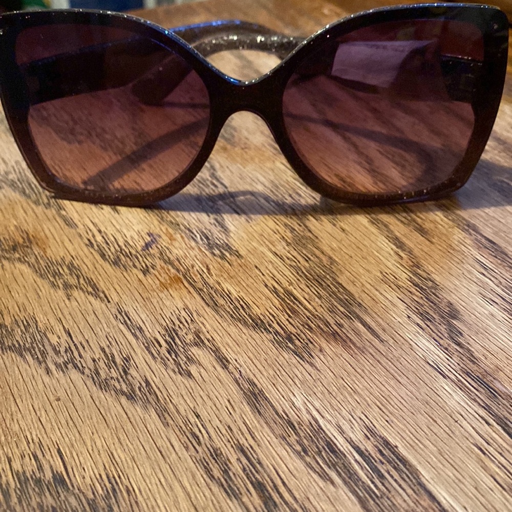 Jessica Simpson women sun glasses
